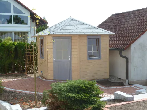 Gartenhäuser & Carports – Arbeit der Schreinerei Heinlein (Bild 3)